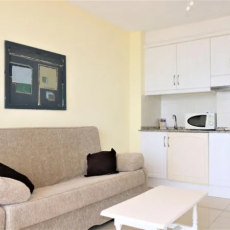 1 Bedroom Apartment With Sea View