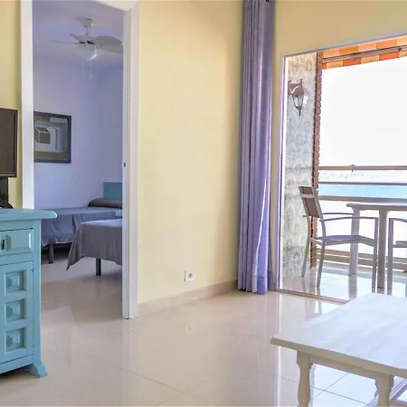 1 Bedroom Apartment With Sea View Apartmán *