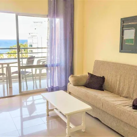1 Bedroom Apartment With Sea View Apartmán *