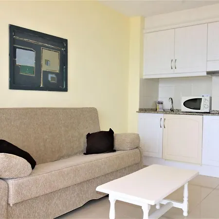 1 Bedroom Apartment With Sea View *