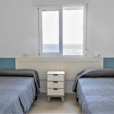 1 Bedroom Apartment With Sea View Apartmán
